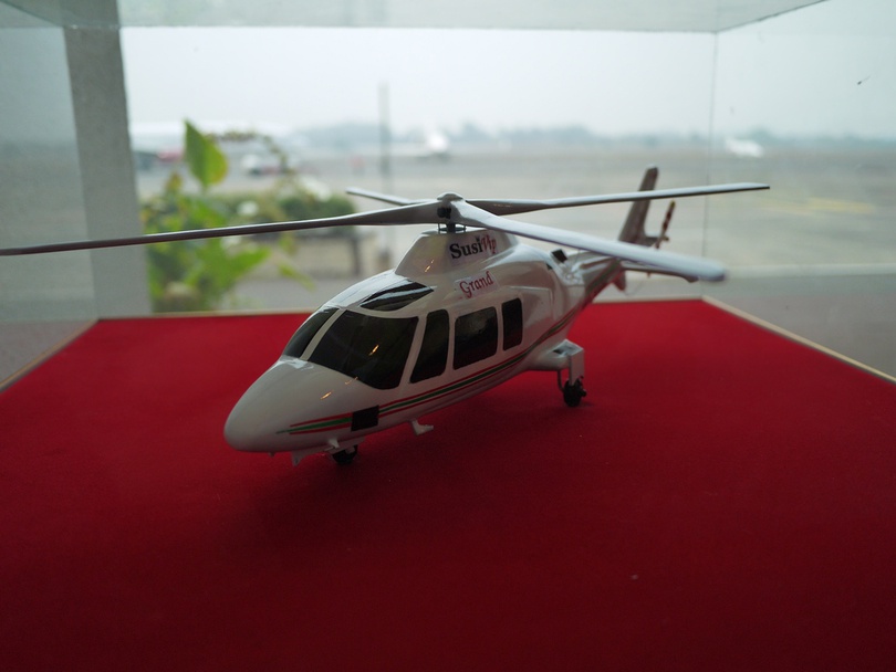 Model jednego z helikopterów latająych w barwach Susi Air